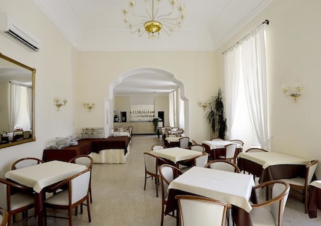 Desayuno buffet incluido todos los días