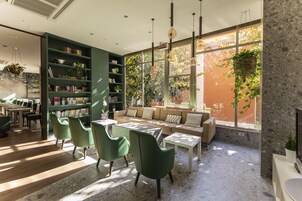 Salón lounge en el lobby