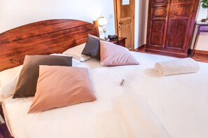 Double Room | 1 bedroom, minibar, in-room safe, desk