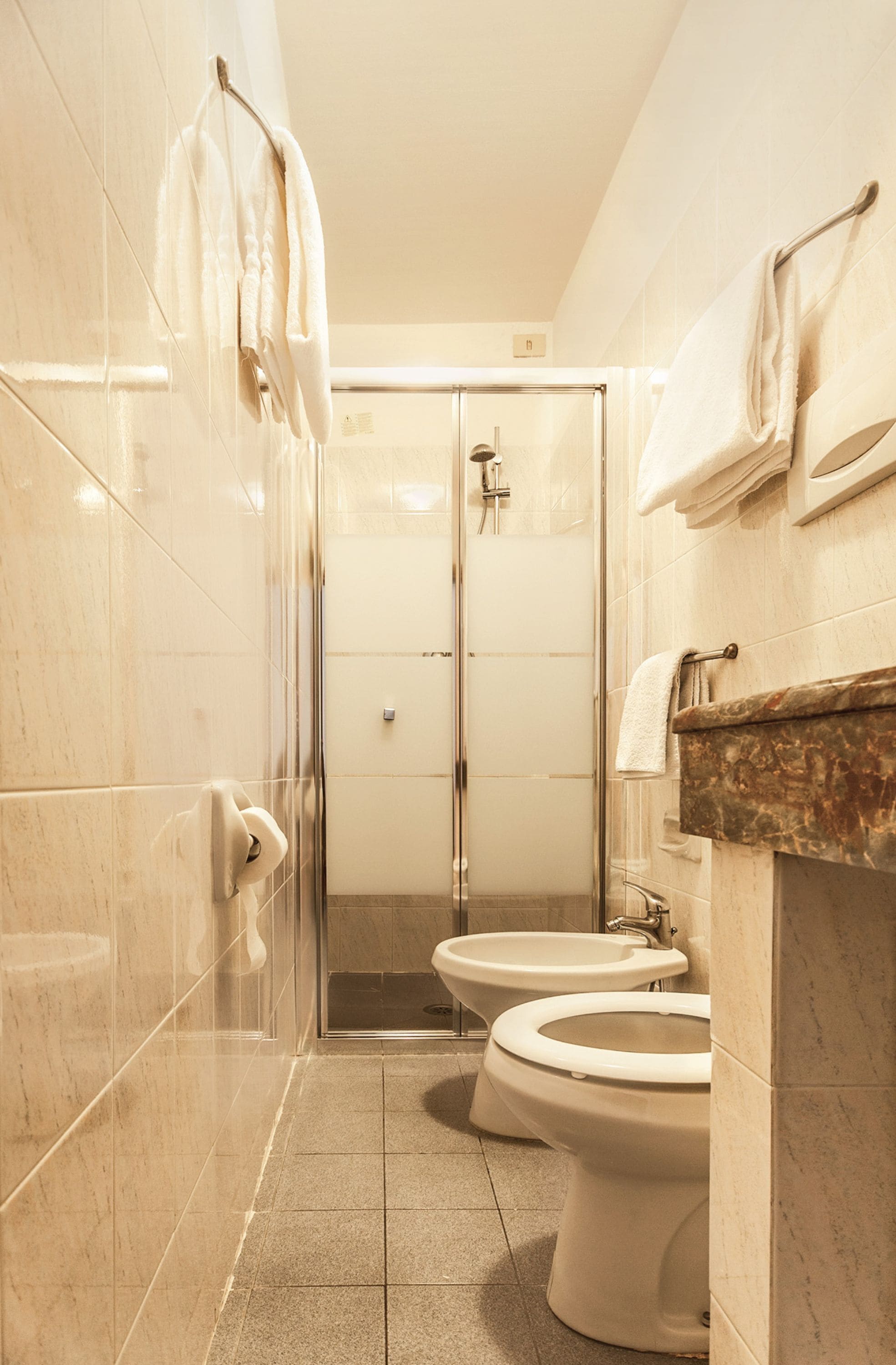double room (duomo lateral view) | bathroom | shower, free toiletries, hair dryer, bidet