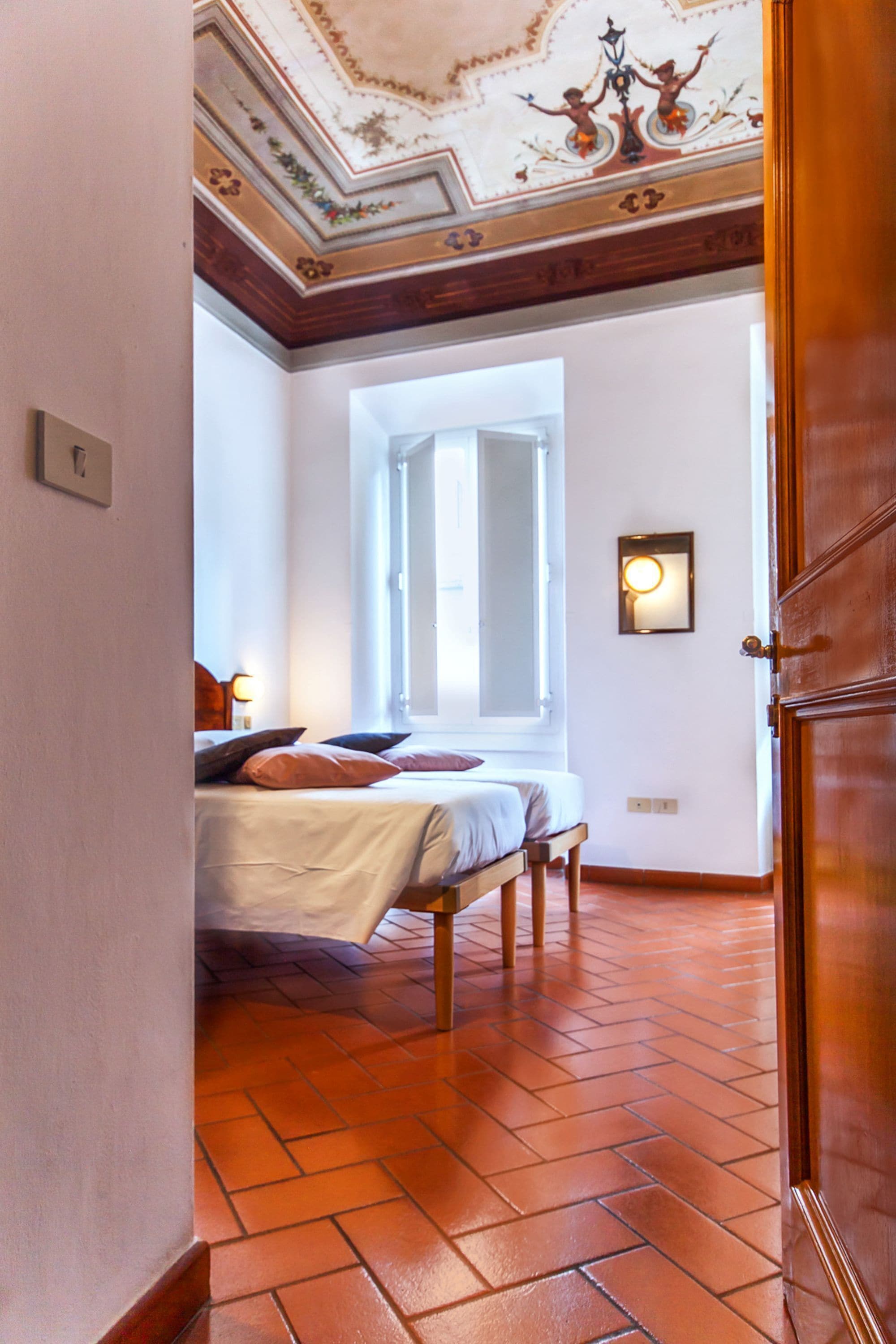 double room | 1 bedroom, minibar, in-room safe, desk