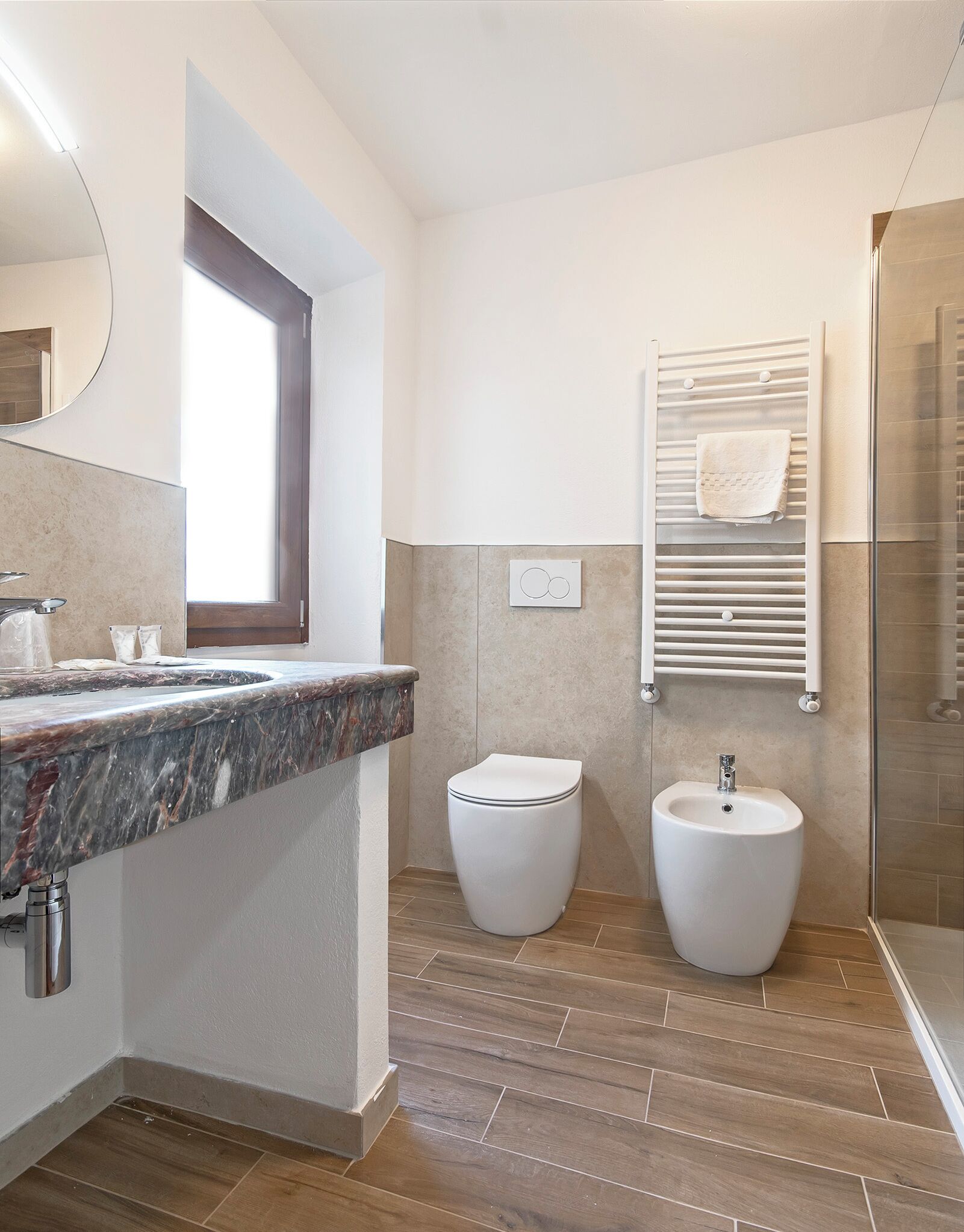 double room | bathroom | shower, free toiletries, hair dryer, bidet