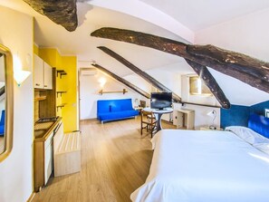غرفة عائلية (Attic) | 1 غرفة نوم وأغطية فراش متميزة وميني بار وخزنة داخل الغرفة