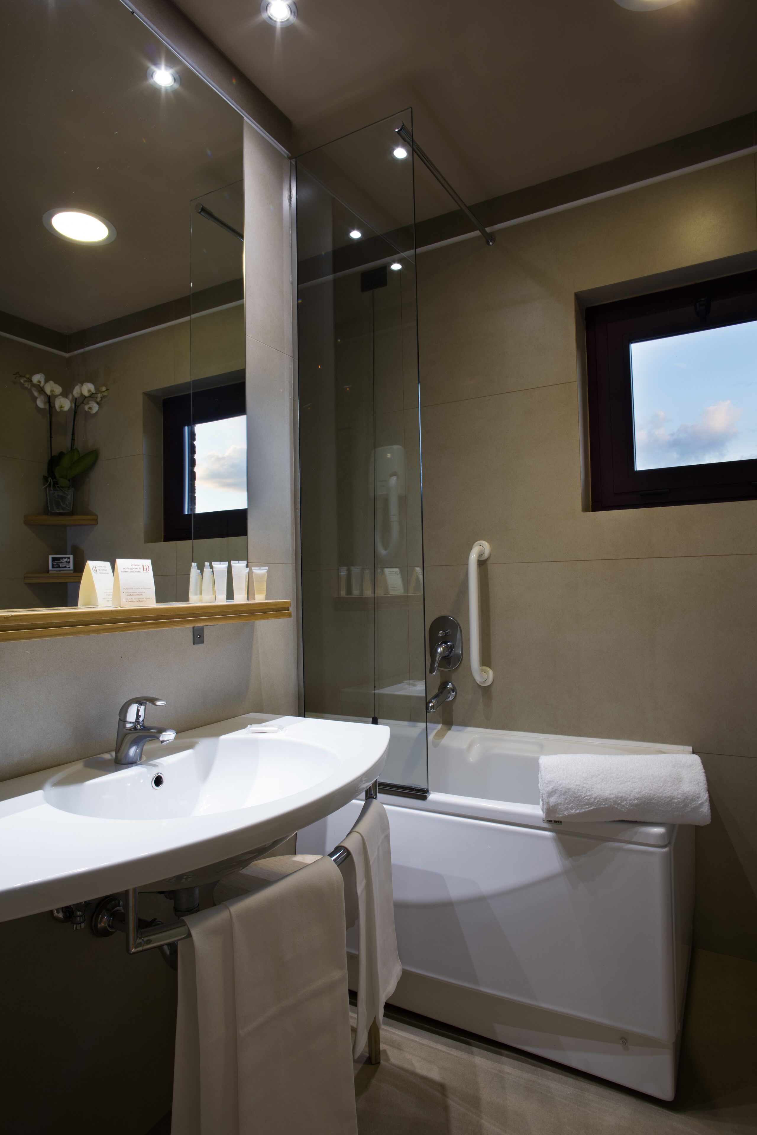 junior suite | bathroom | hair dryer, towels