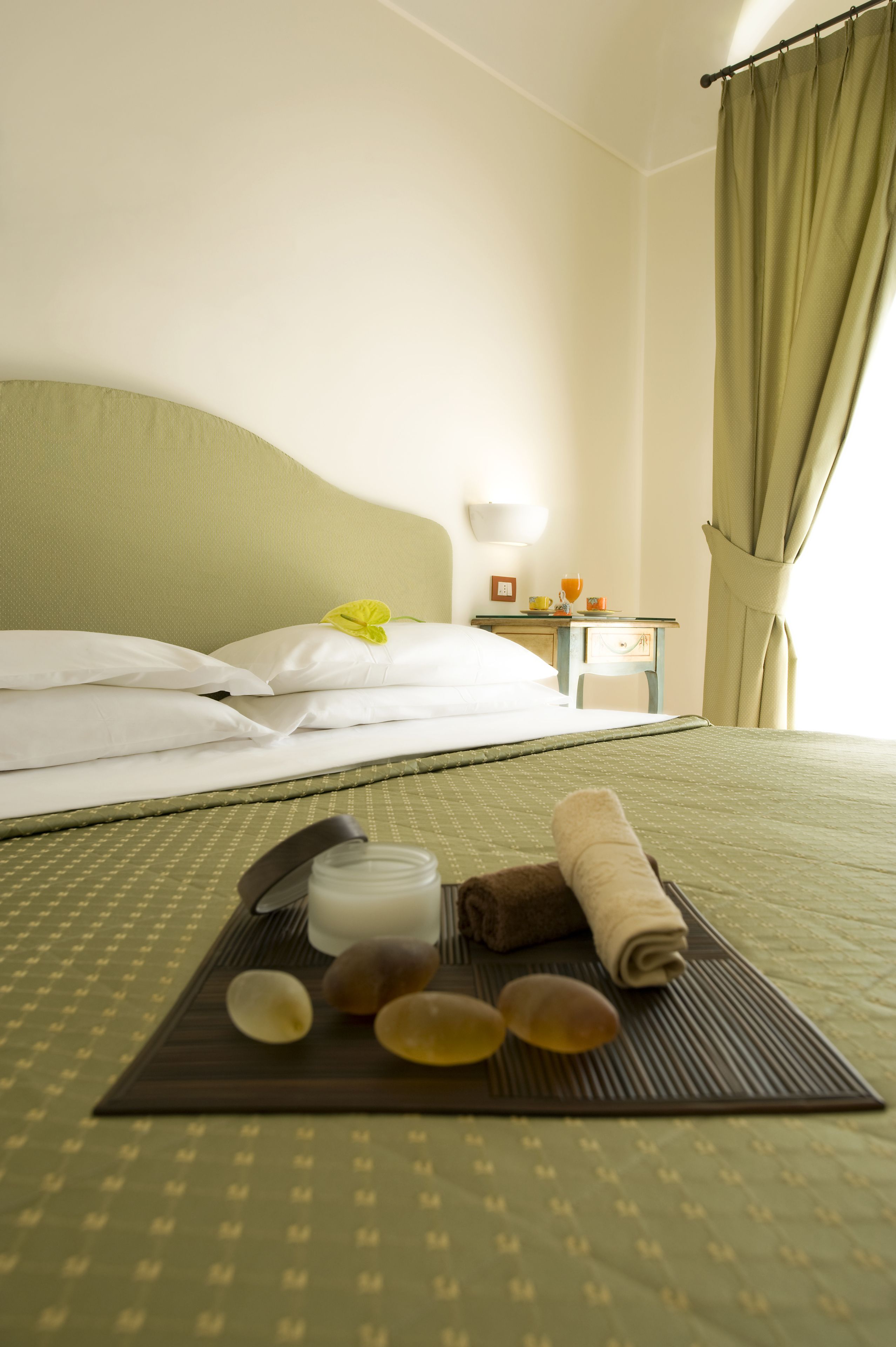 Double Room, Garden View | Hypo-allergenic bedding, minibar, in-room safe, desk