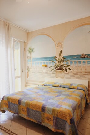 In-room safe, individually furnished, desk, cribs/infant beds - Marconi (Cattolica)