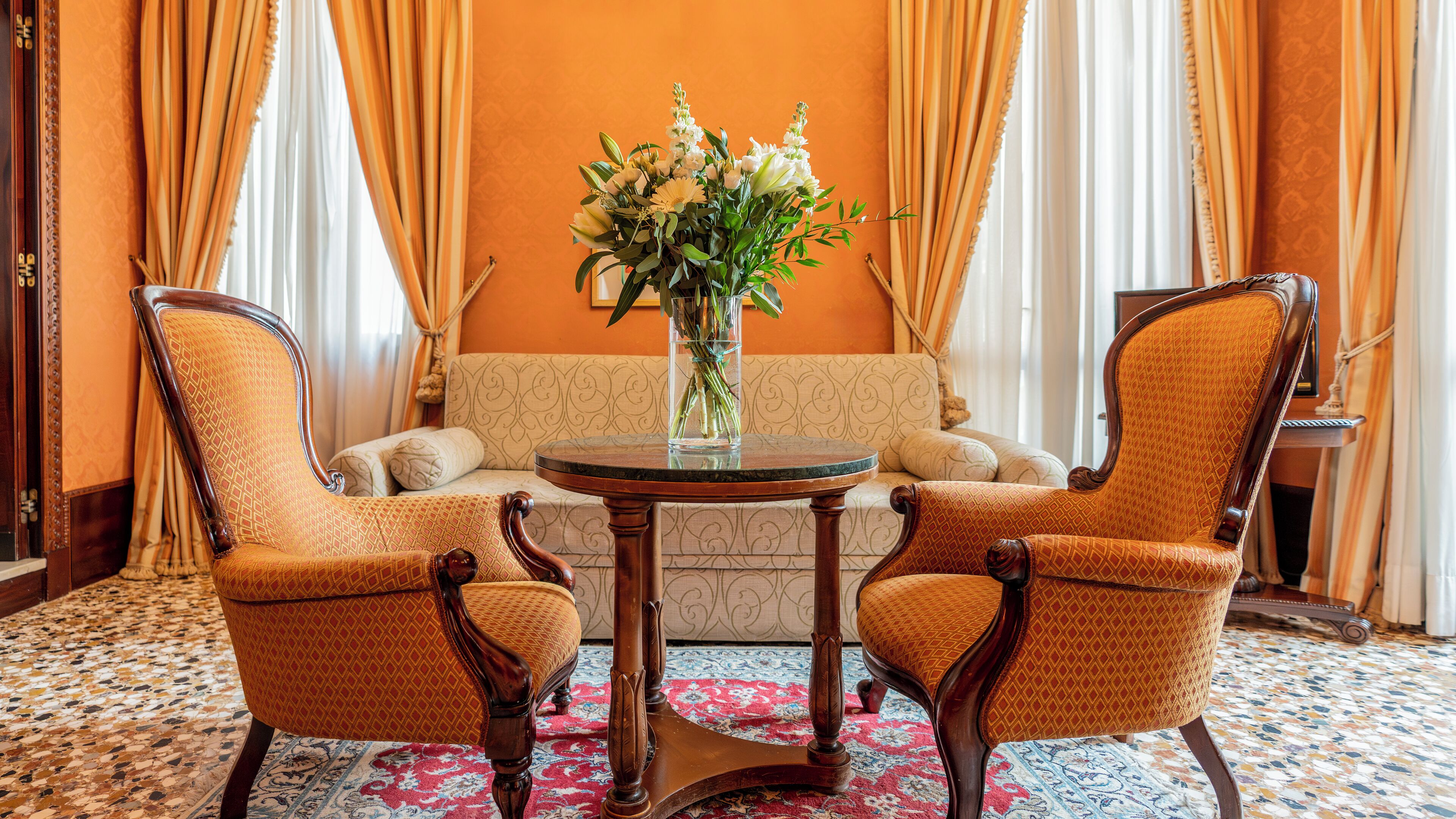 junior suite, canal view | minibar, in-room safe, desk, laptop workspace