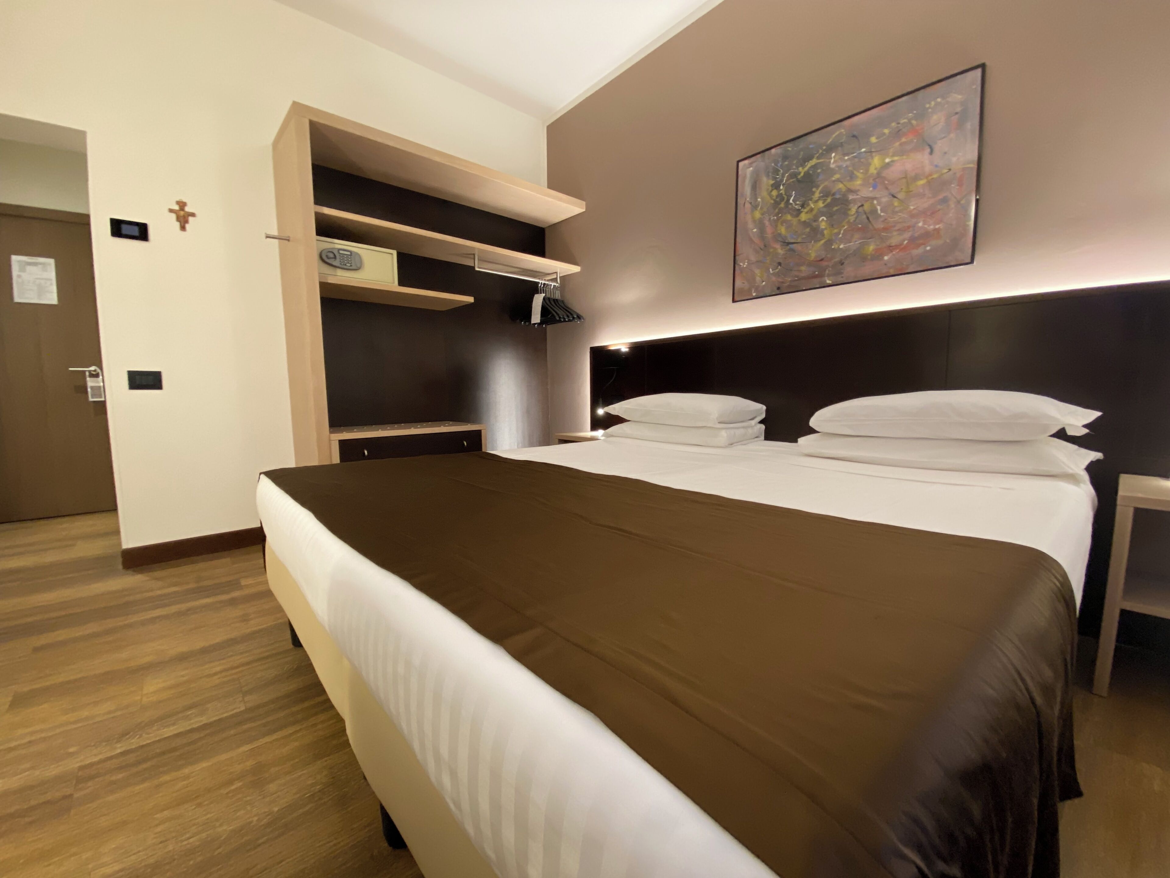 1 bedroom, down duvets, minibar, individually furnished