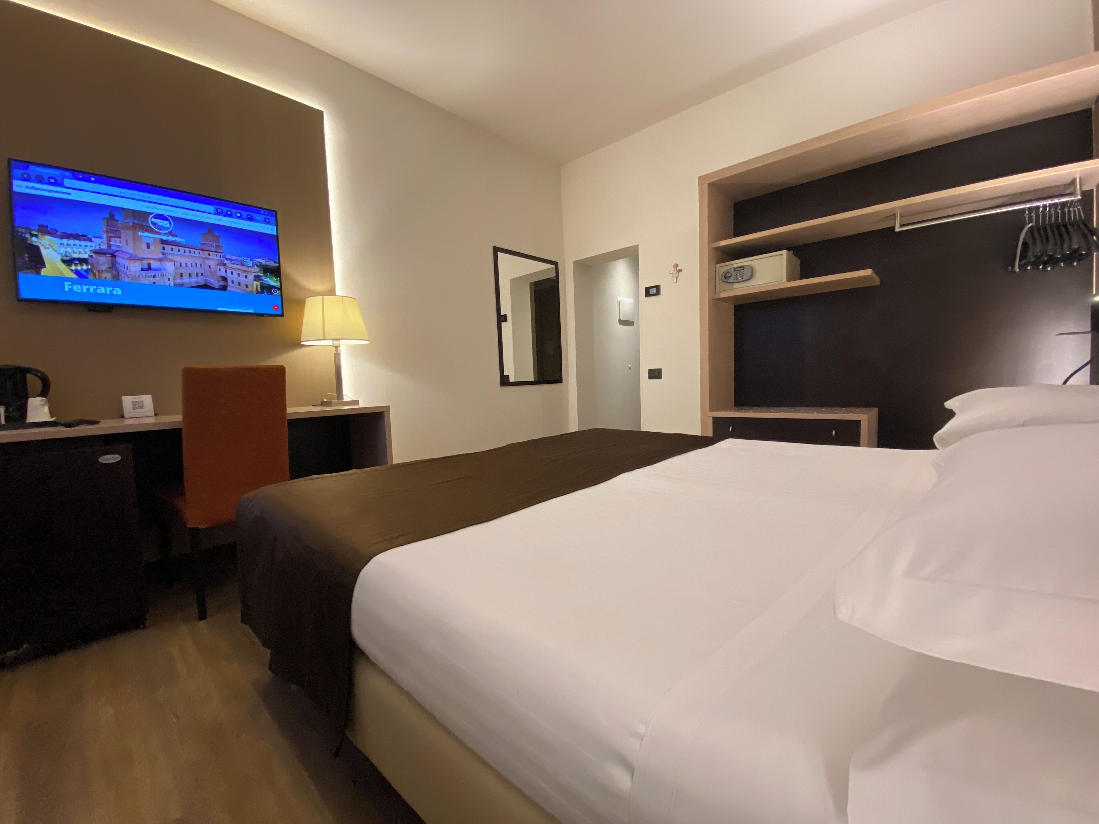 room | 1 bedroom, down duvets, minibar, individually furnished