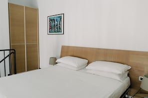 Duplex, Annex Building (2 people) | 1 bedroom, down comforters, minibar, individually furnished - Hotel Carlton (Ferrara)
