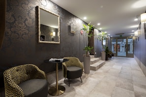 Lobby-Lounge