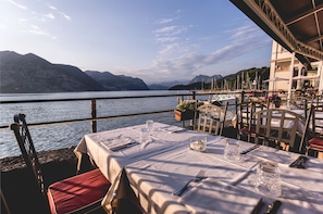2 restaurants, Italian cuisine