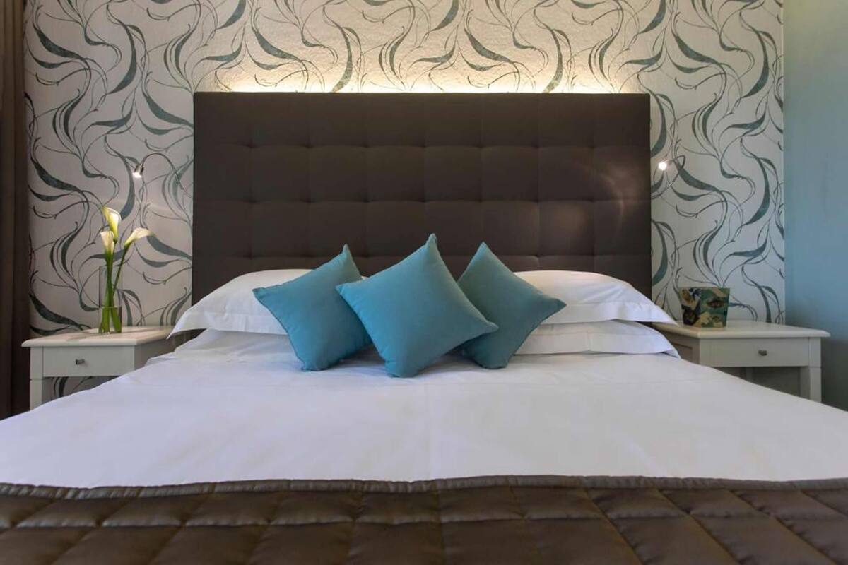 superior triple room | 1 bedroom, hypo-allergenic bedding, minibar, in-room safe