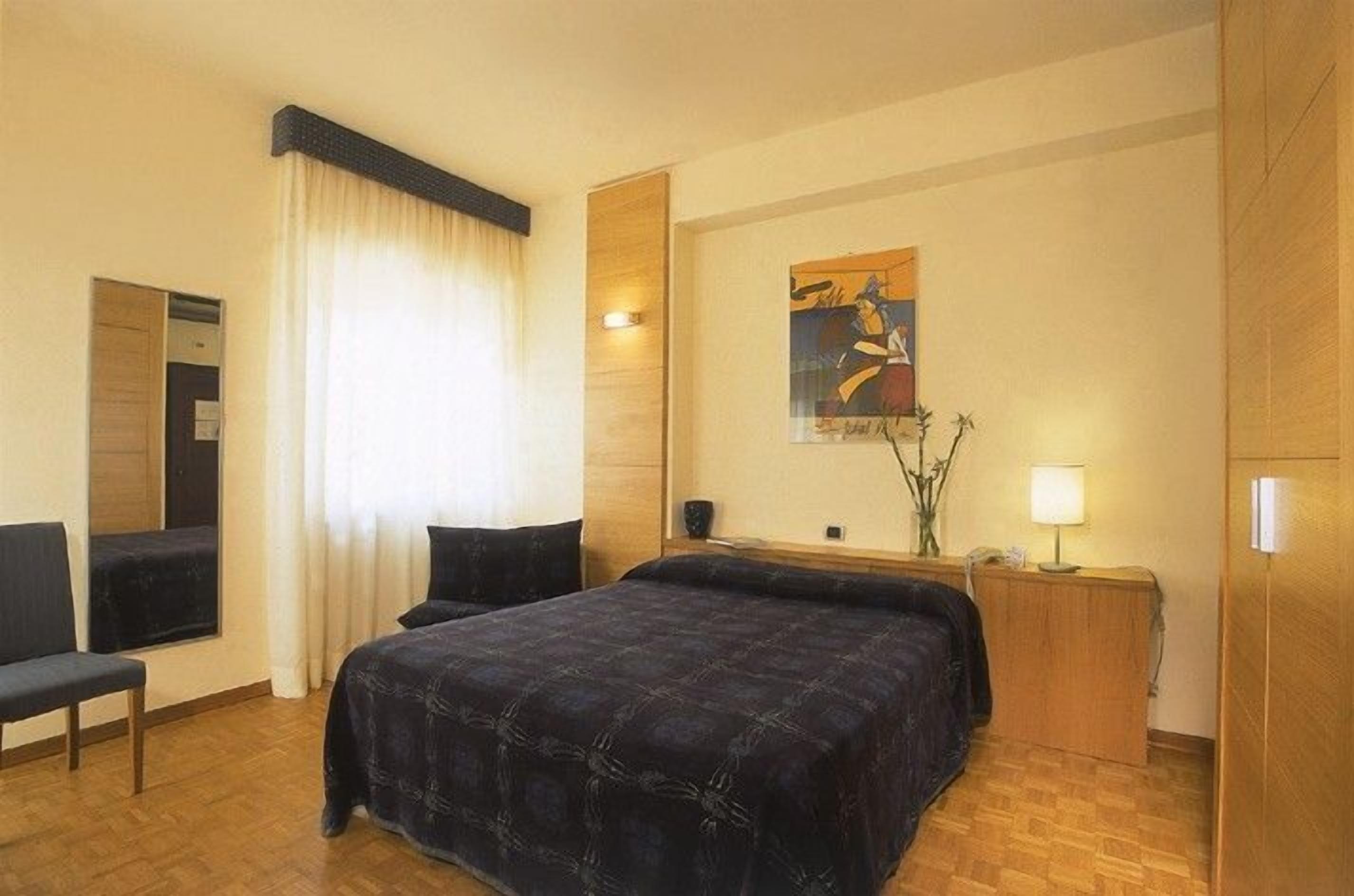 minibar, in-room safe, desk, soundproofing