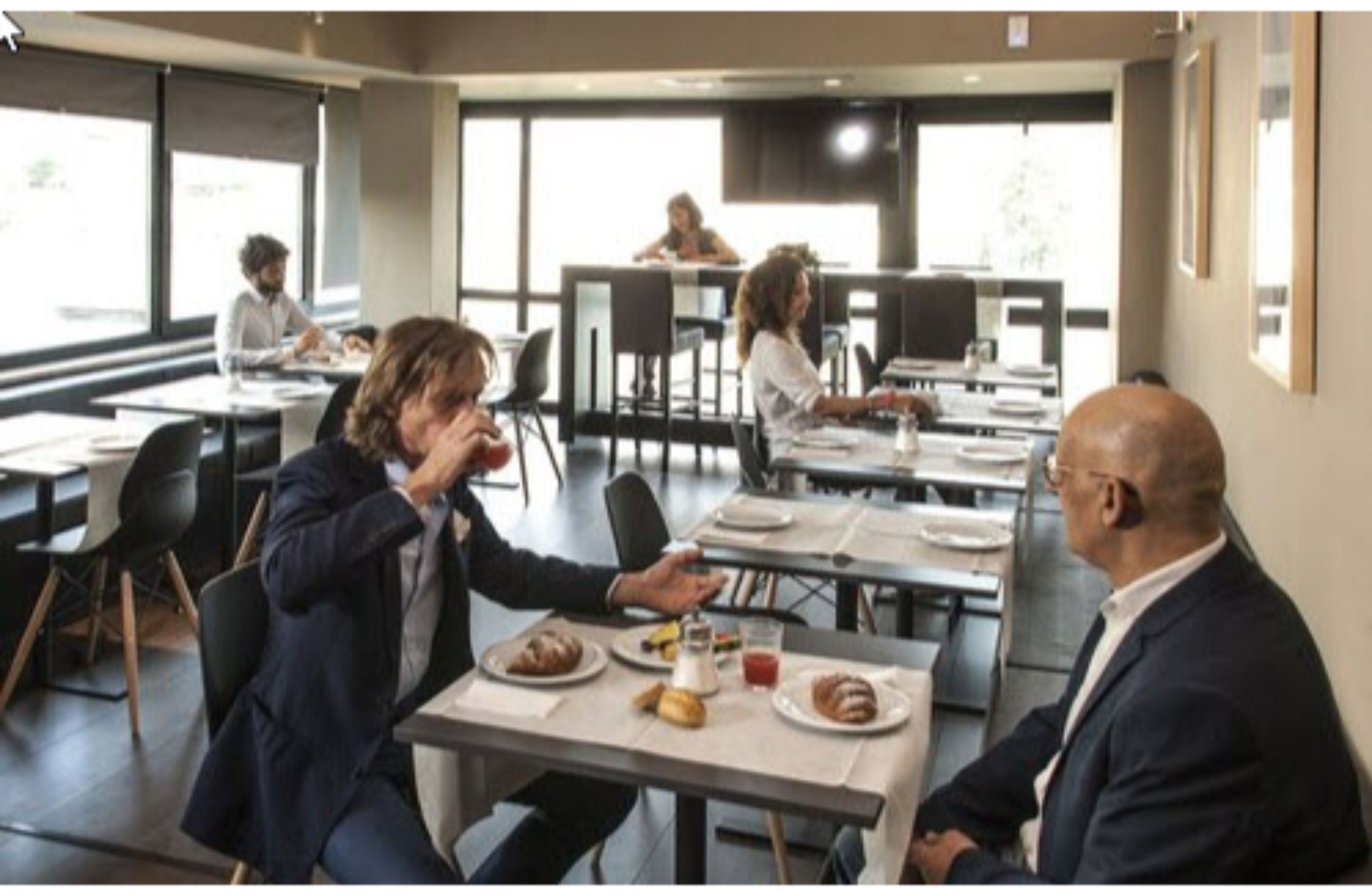 Bar en bord de piscine