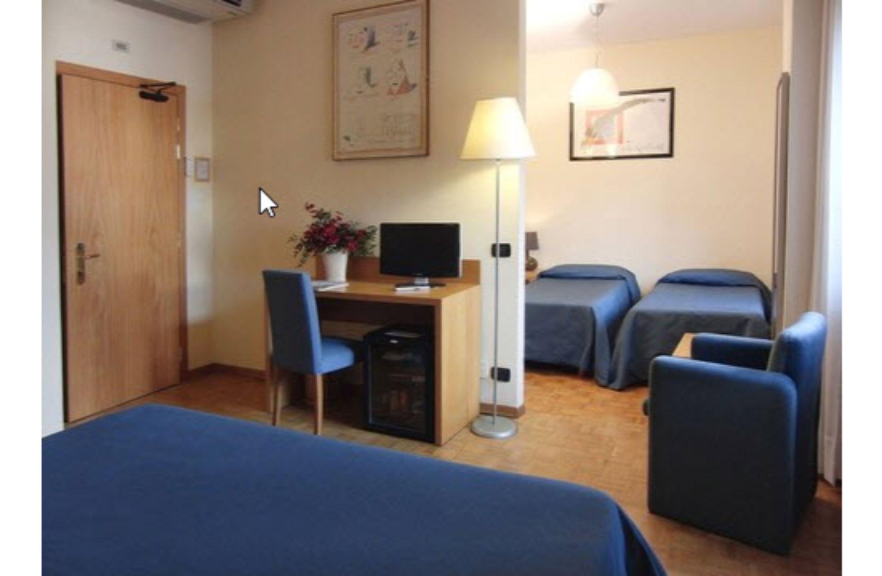 triple room | minibar, in-room safe, desk, soundproofing