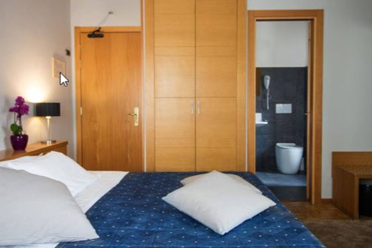 minibar, in-room safe, desk, soundproofing