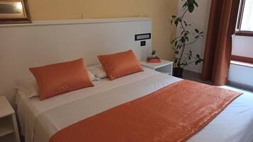 Couette en duvet d'oie, coffres-forts dans les chambres, bureau