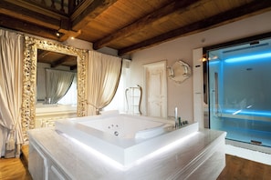 Exclusive-Suite