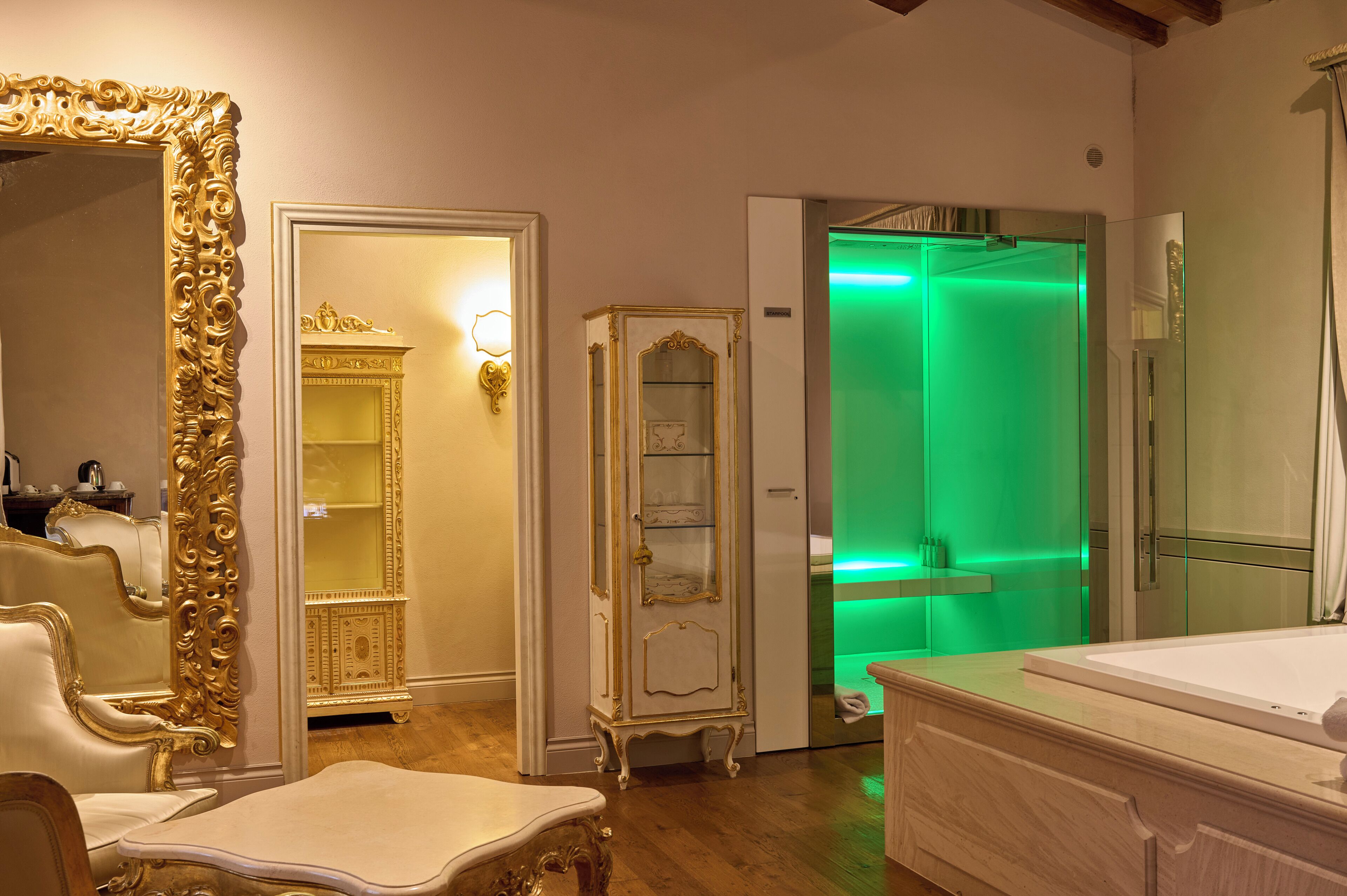 minibar, in-room safe, individually decorated, individually furnished