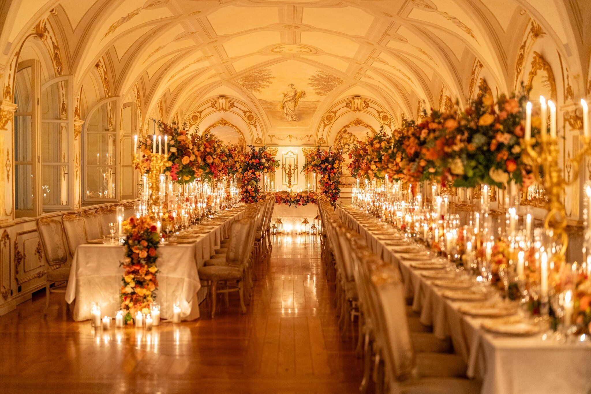 Minibár, széf a szobában, egyedi dekoráció és egyedi berendezés