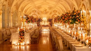 Minibar, coffres-forts dans les chambres, décoration personnalisée