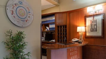 Mostrador para check-in y check-out