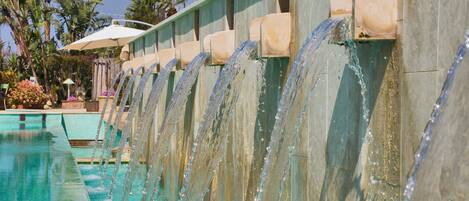 2 outdoor pools, pool umbrellas, sun loungers