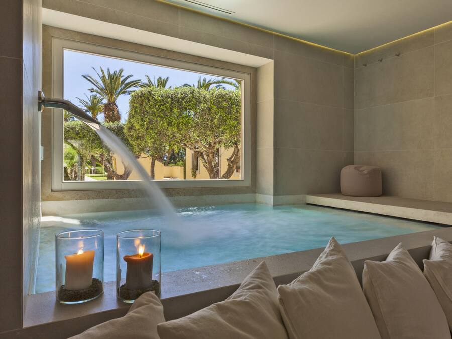 Sauna, hot tub, Turkish bath, body treatments, body scrubs, facials