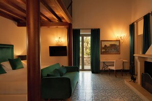 Suite | 1 habitación, ropa de cama de alta calidad, edredón y minibar 