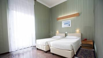 Copriletto in piuma, una cassaforte in camera, con stile personalizzato