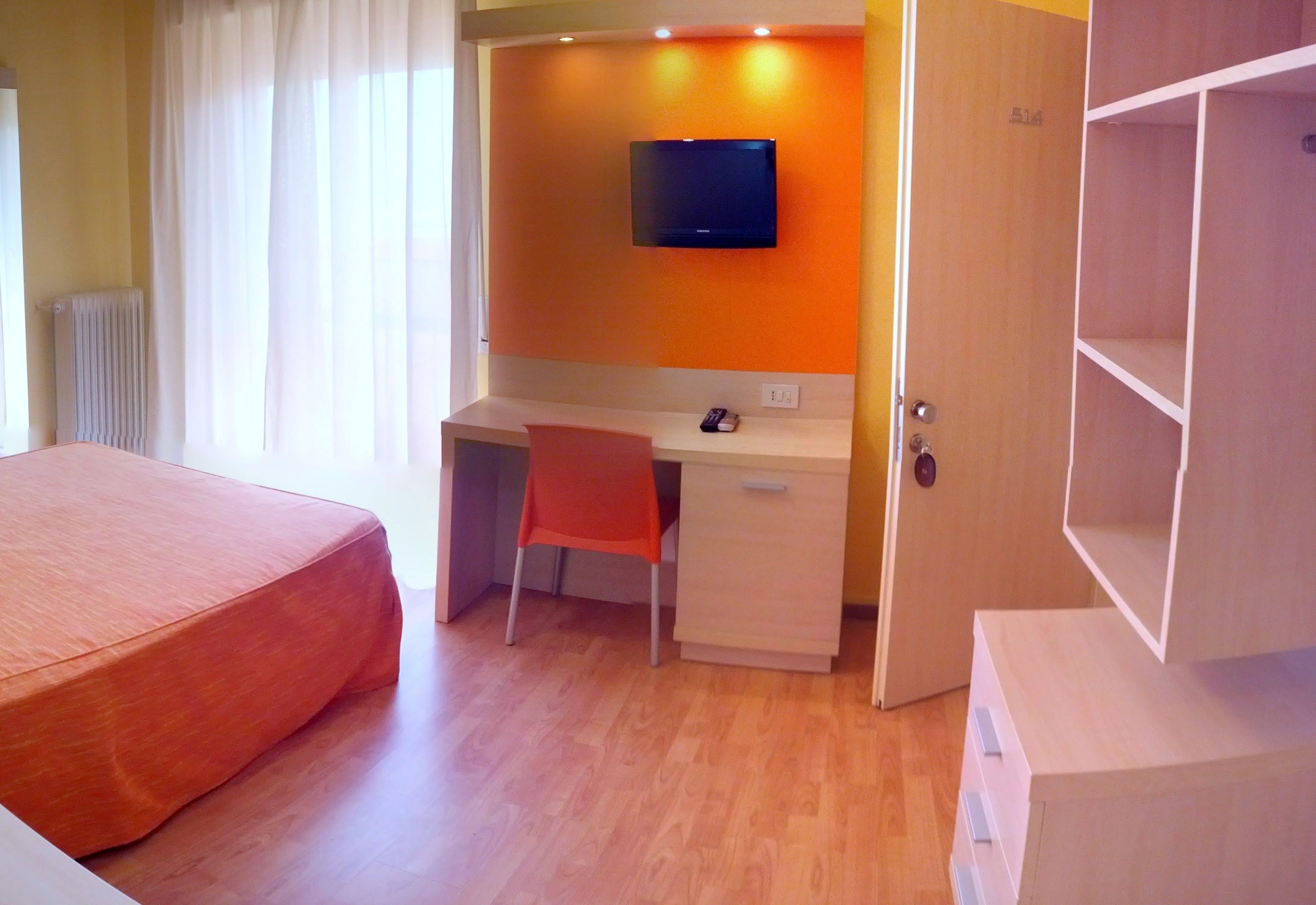 Habitación individual estándar | Edredón, escritorio, espacio para trabajar con laptop y wifi gratis 