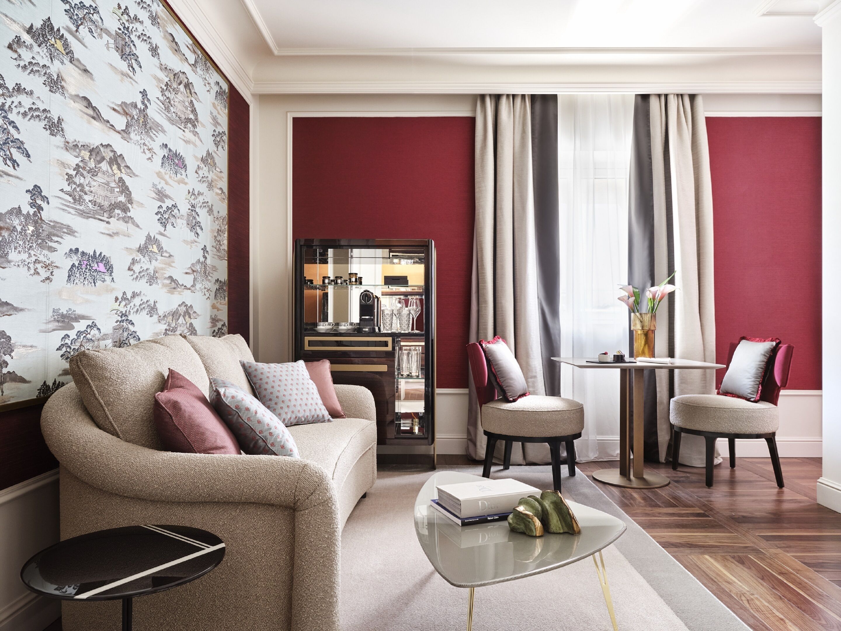 Prestige Suite | Living area | Plasma TV