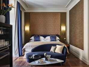 Junior Suite | Premium bedding, minibar, in-room safe, desk - Vista Verona (Verona)