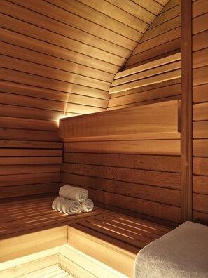 Sauna, hot tub, steam room, Turkish bath/hammam, deep-tissue massages - Vista Verona (Verona)