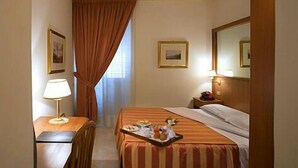 Unclassified image, 2 of 20, button - Hotel San Giorgio (Naples)