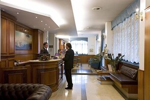 Lobby - Hotel San Giorgio (Naples)