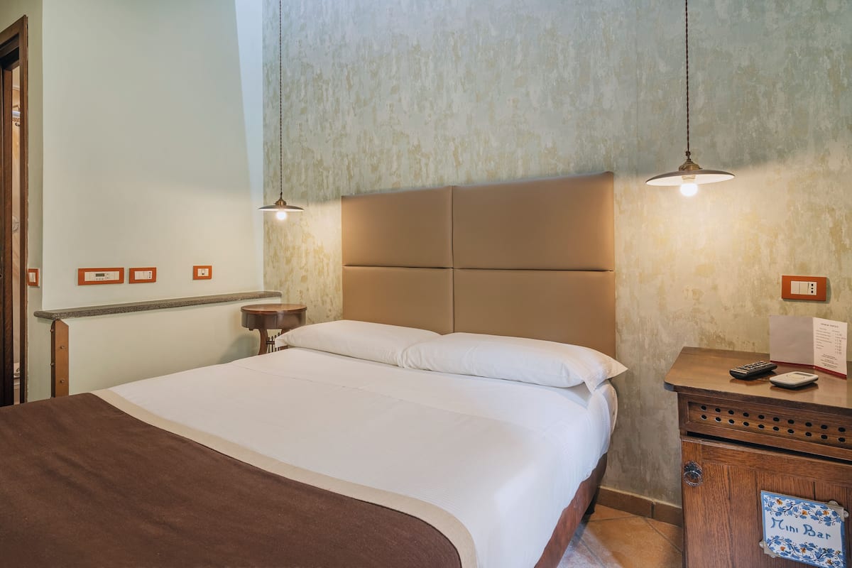 1 bedroom, minibar, in-room safe, desk