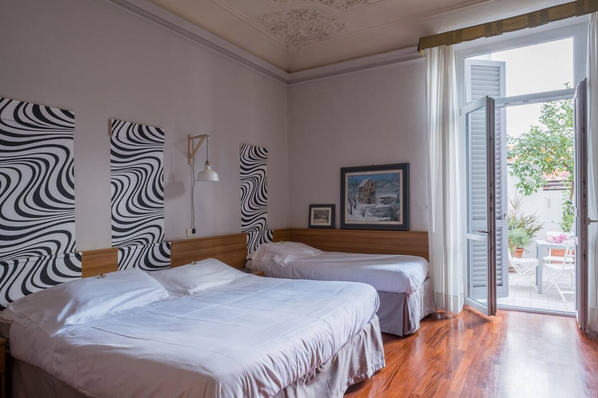 Triple Room | Hypo-allergenic bedding available, minibar, in-room safe, desk