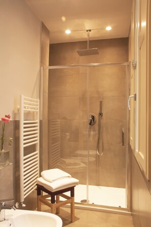 Chambre Deluxe Double ou avec lits jumeaux | Salle de bain