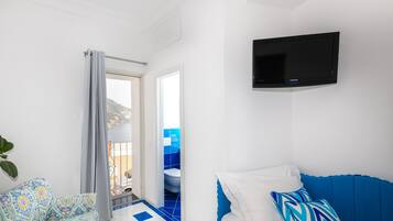 Egyptian cotton sheets, premium bedding, minibar, in-room safe