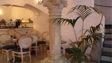 Gratis morgenmad tilberedt efter bestilling hver dag