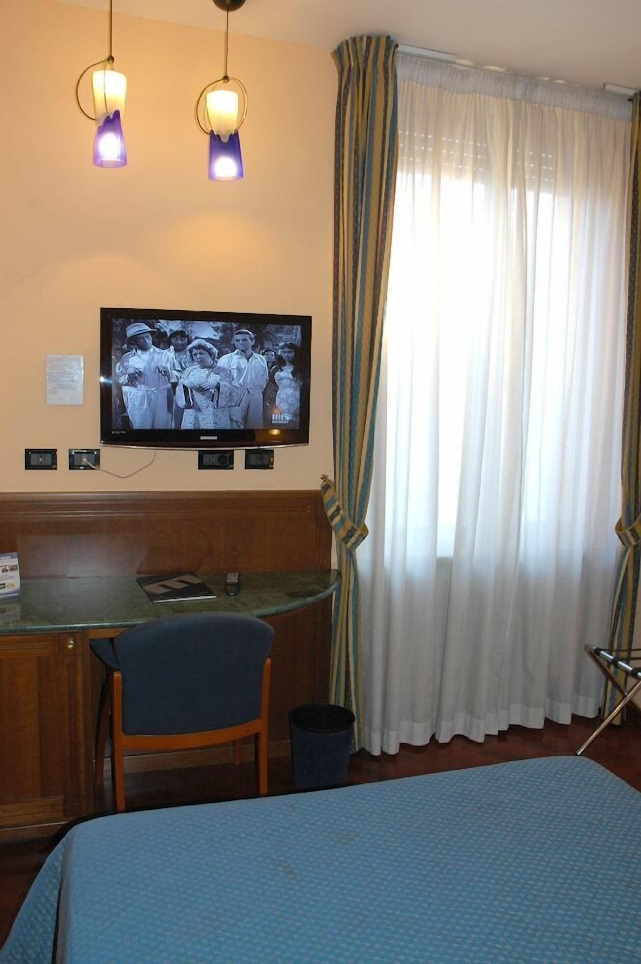Minibar, in-room safe, desk, soundproofing