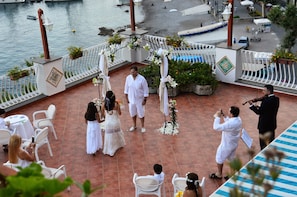 Outdoor wedding area - Hotel La Bussola (Amalfi)