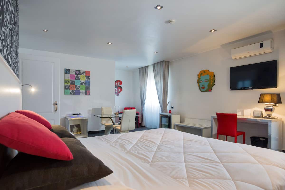 Deluxe-Suite | 1 Schlafzimmer, Minibar, Schreibtisch, laptopgeeigneter Arbeitsplatz