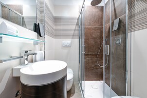 Superior Room | Bathroom | Shower, hair dryer, slippers, bidet
