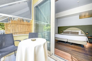 Premium-Zimmer, Balkon | Italienische Bettbezüge von Frette, hochwertige Bettwaren
