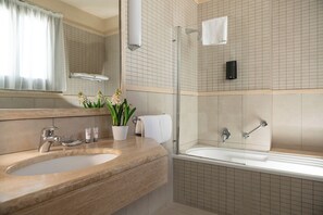 Free toiletries, hair dryer, bidet, towels - Ercolini E Savi (Montecatini Terme)