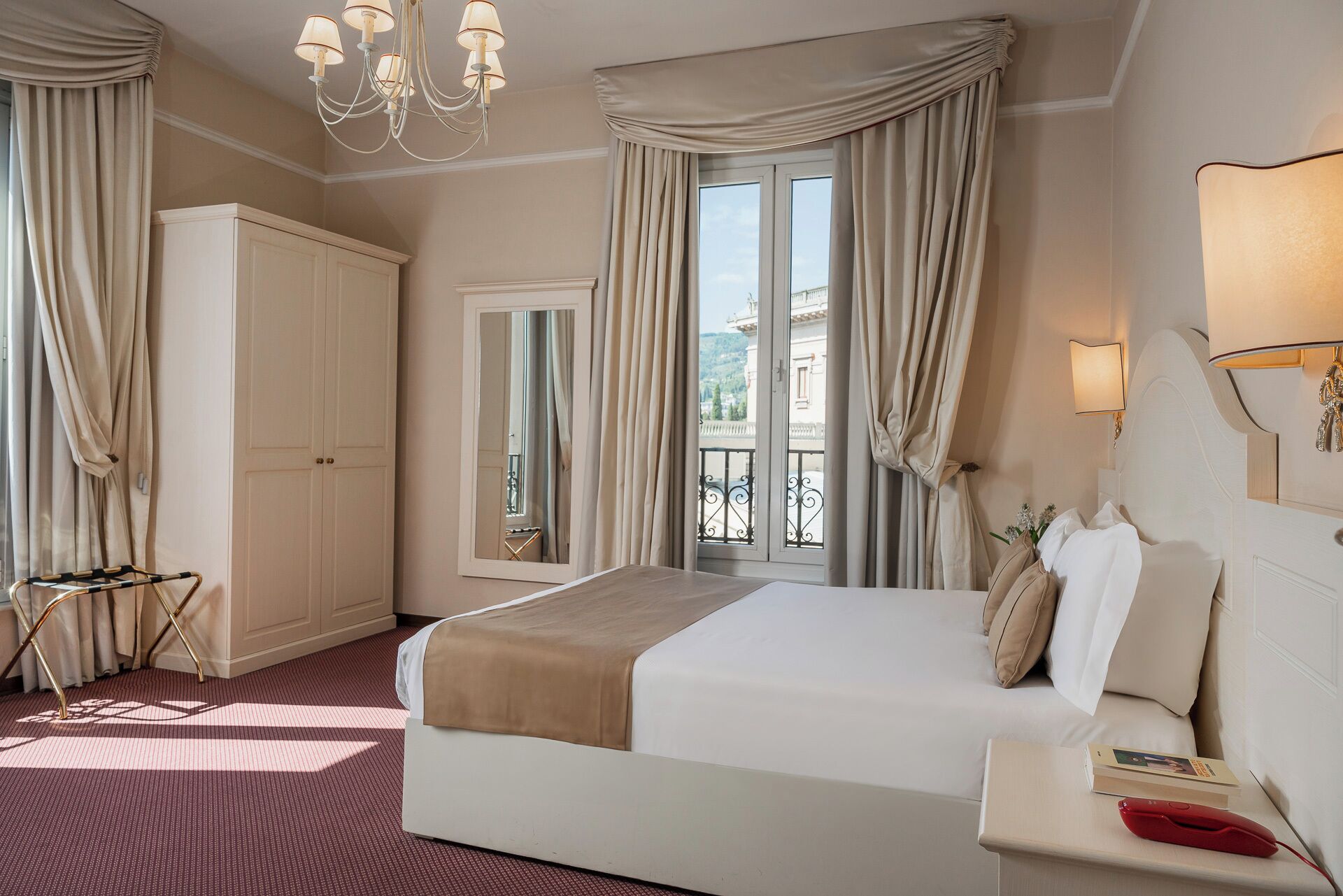 Premium bedding, pillowtop beds, minibar, in-room safe