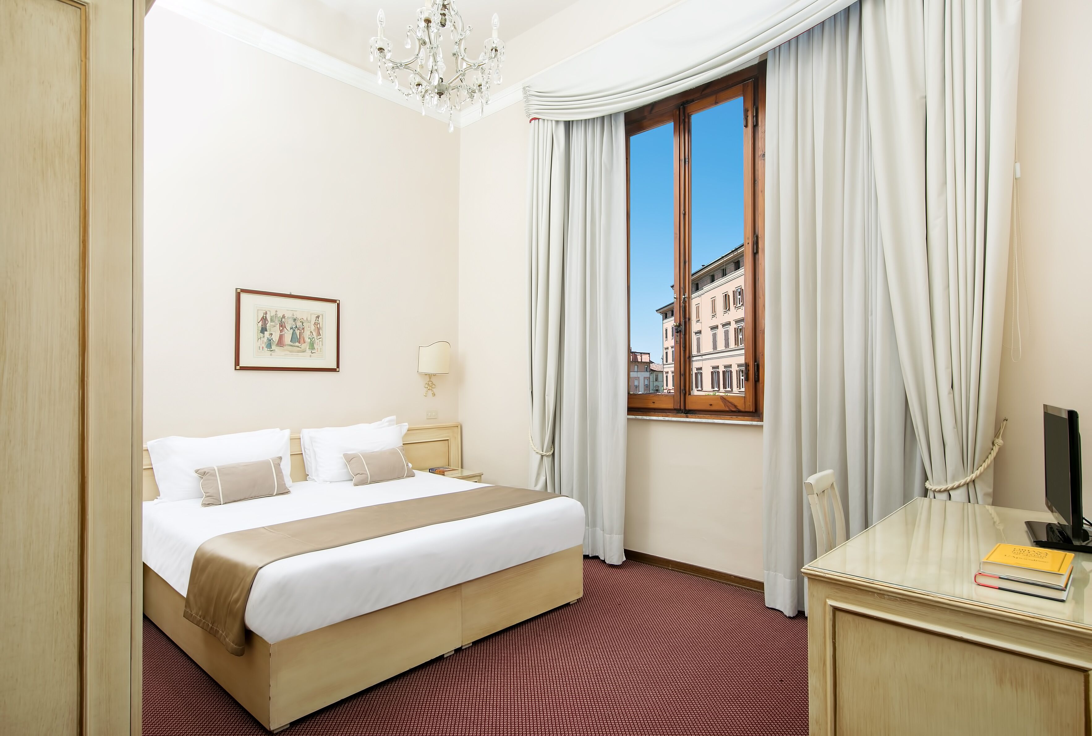 Premium bedding, pillowtop beds, minibar, in-room safe